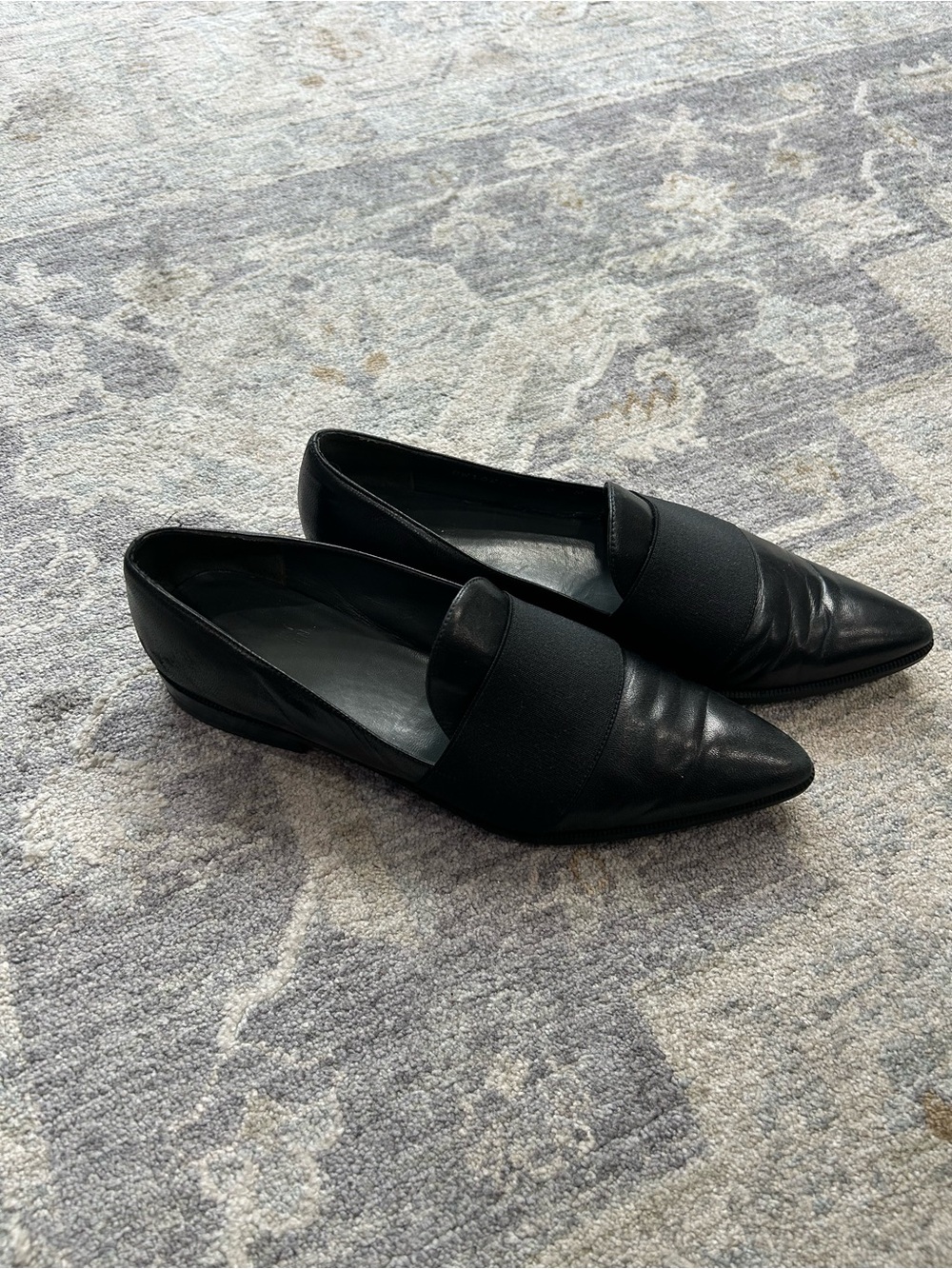 Stuart Weitzman Black Leather Pointed Toe Loafers Size 6M QW16268